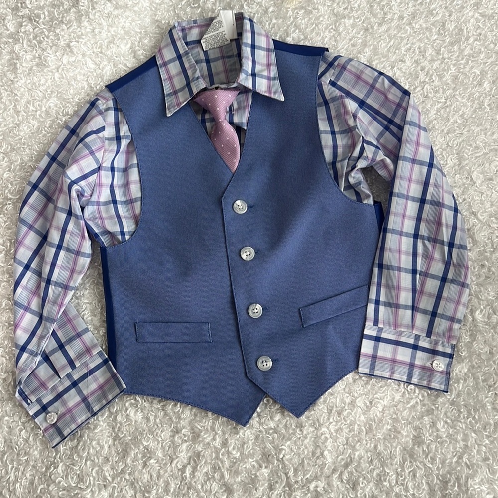Van Heusen dress shirt Vest and Tie Size 5 boys